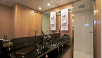 Motor yacht Anassa -  Bathroom